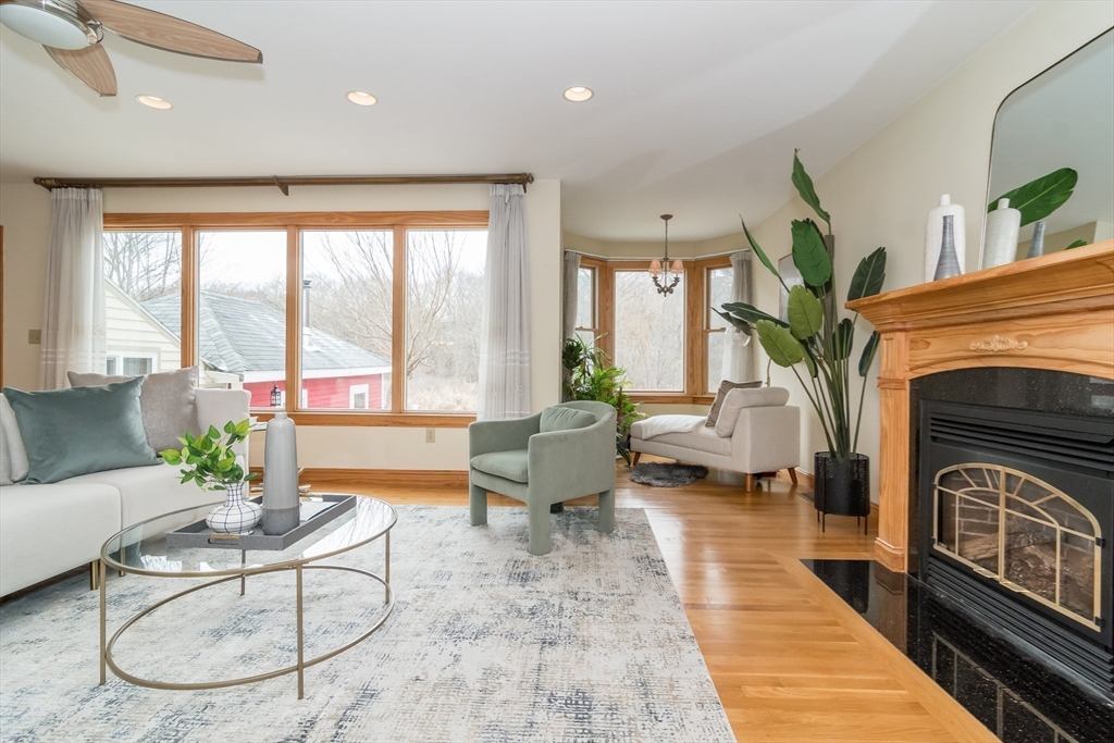 65 Riverview Circle Wayland, MA 01778 - Photo 7 of 22