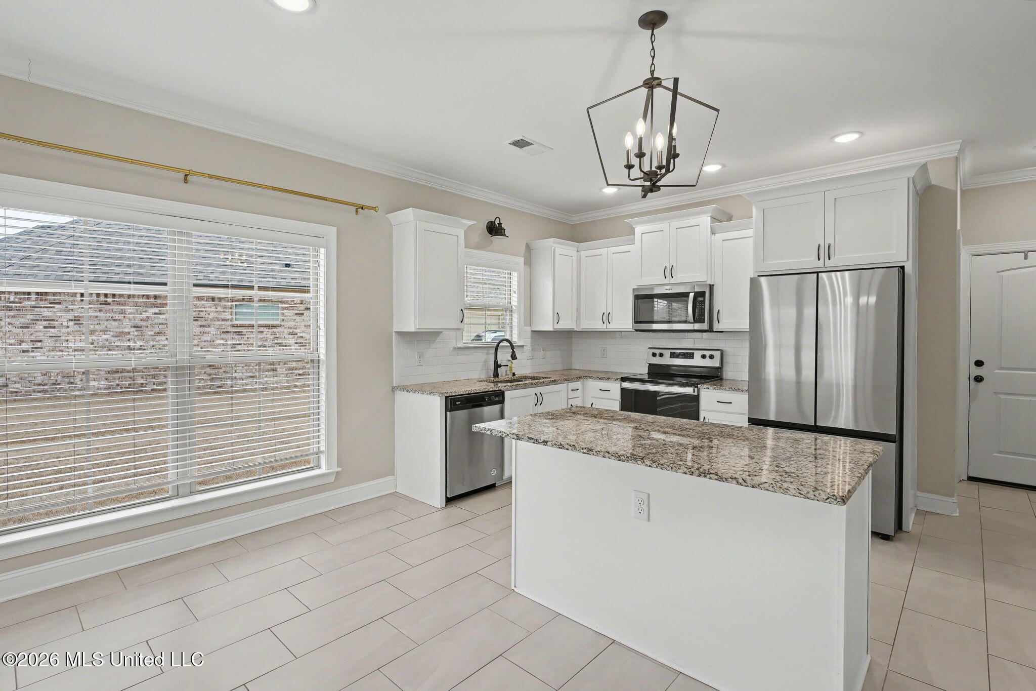 1567 Eden Crossing Hernando, MS 38632 - Photo 12 of 47 Kitchen