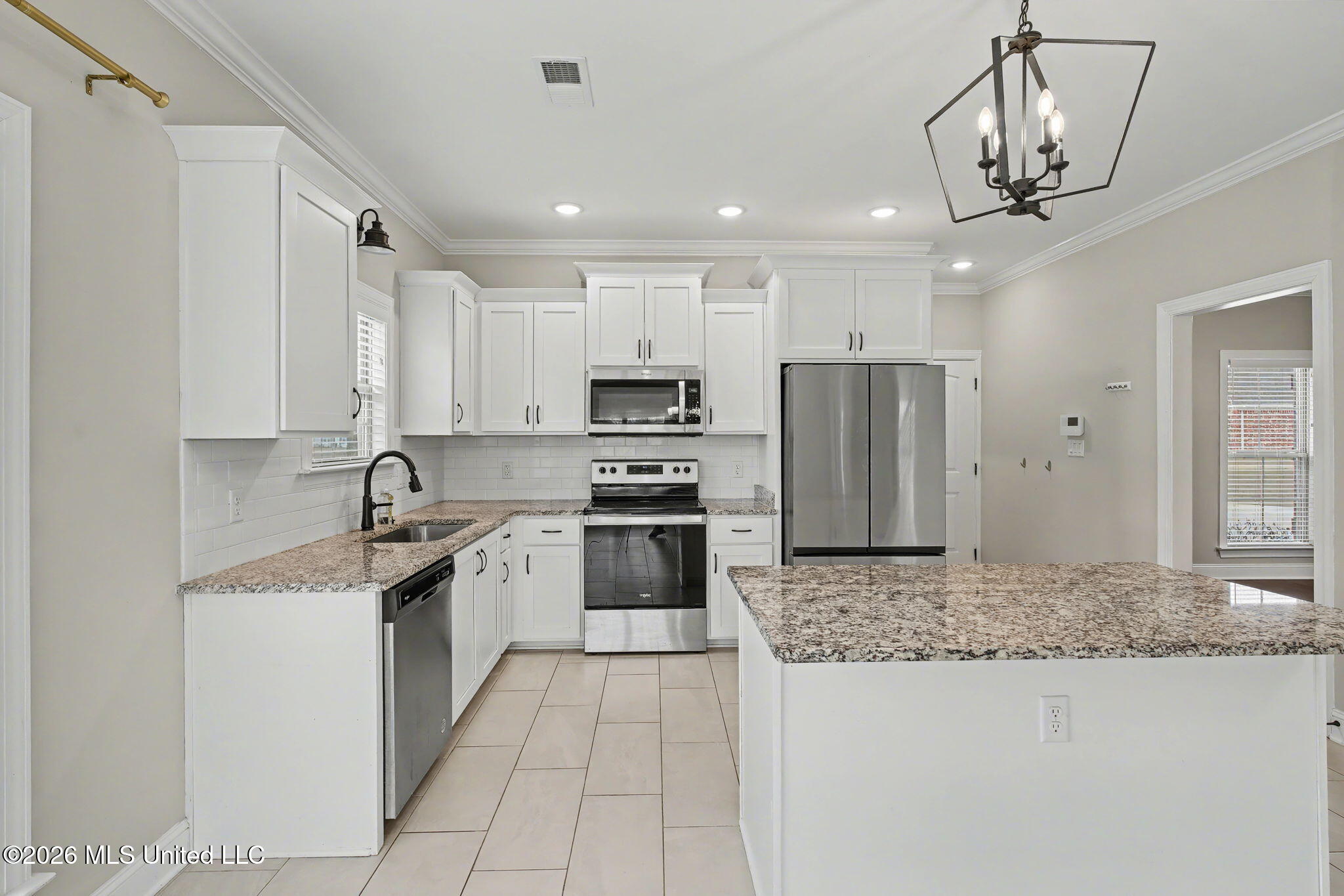 1567 Eden Crossing Hernando, MS 38632 - Photo 13 of 47 Kitchen
