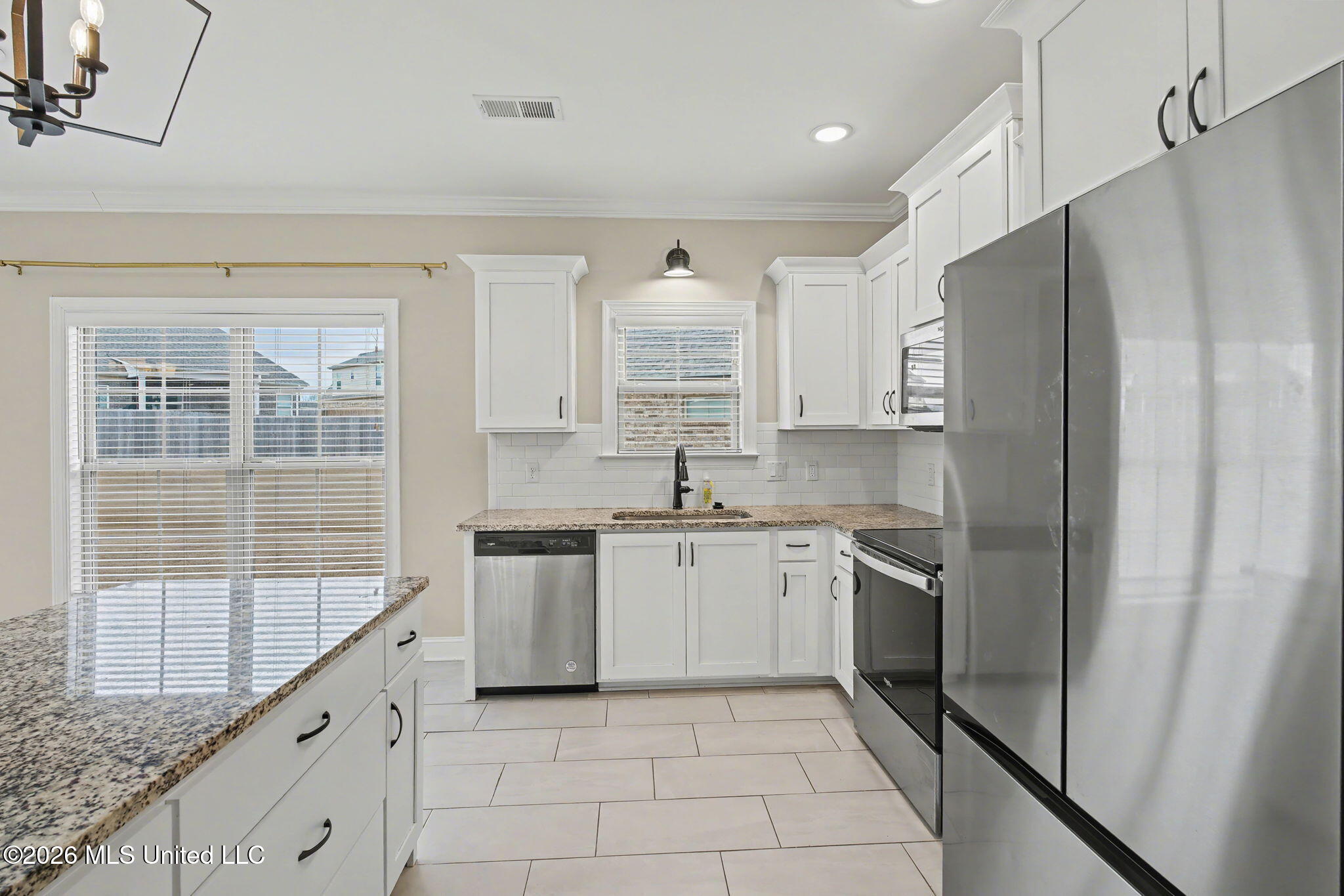 1567 Eden Crossing Hernando, MS 38632 - Photo 14 of 47 Kitchen