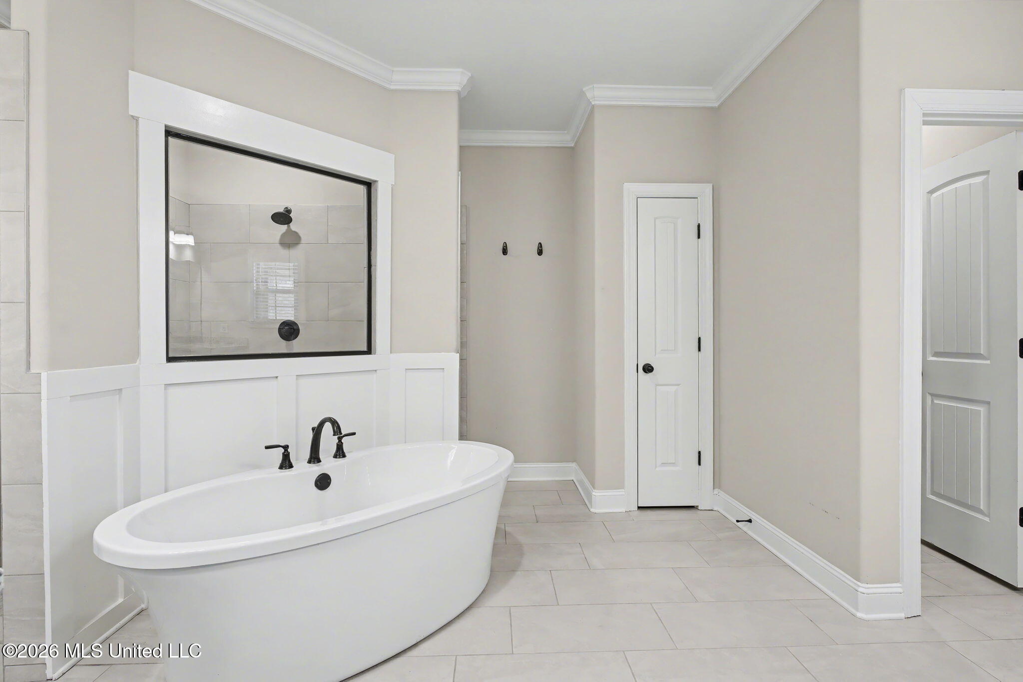 1567 Eden Crossing Hernando, MS 38632 - Photo 20 of 47 Walk Thru shower