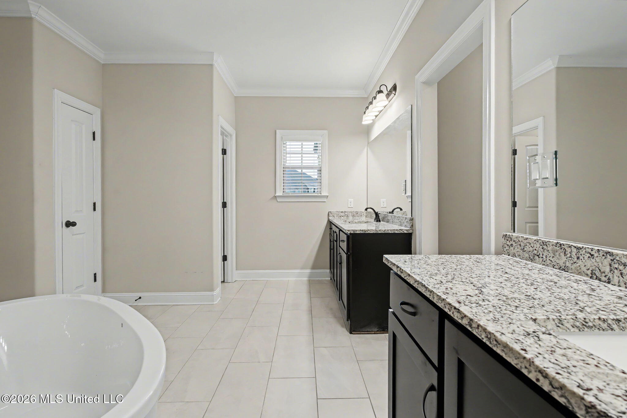 1567 Eden Crossing Hernando, MS 38632 - Photo 23 of 47 Main Bathroom