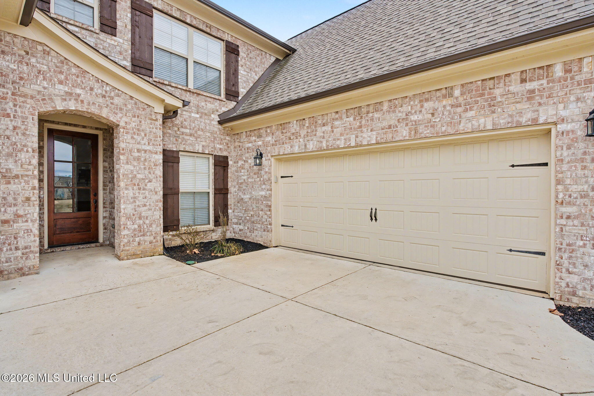 1567 Eden Crossing Hernando, MS 38632 - Photo 6 of 47 2 car garage