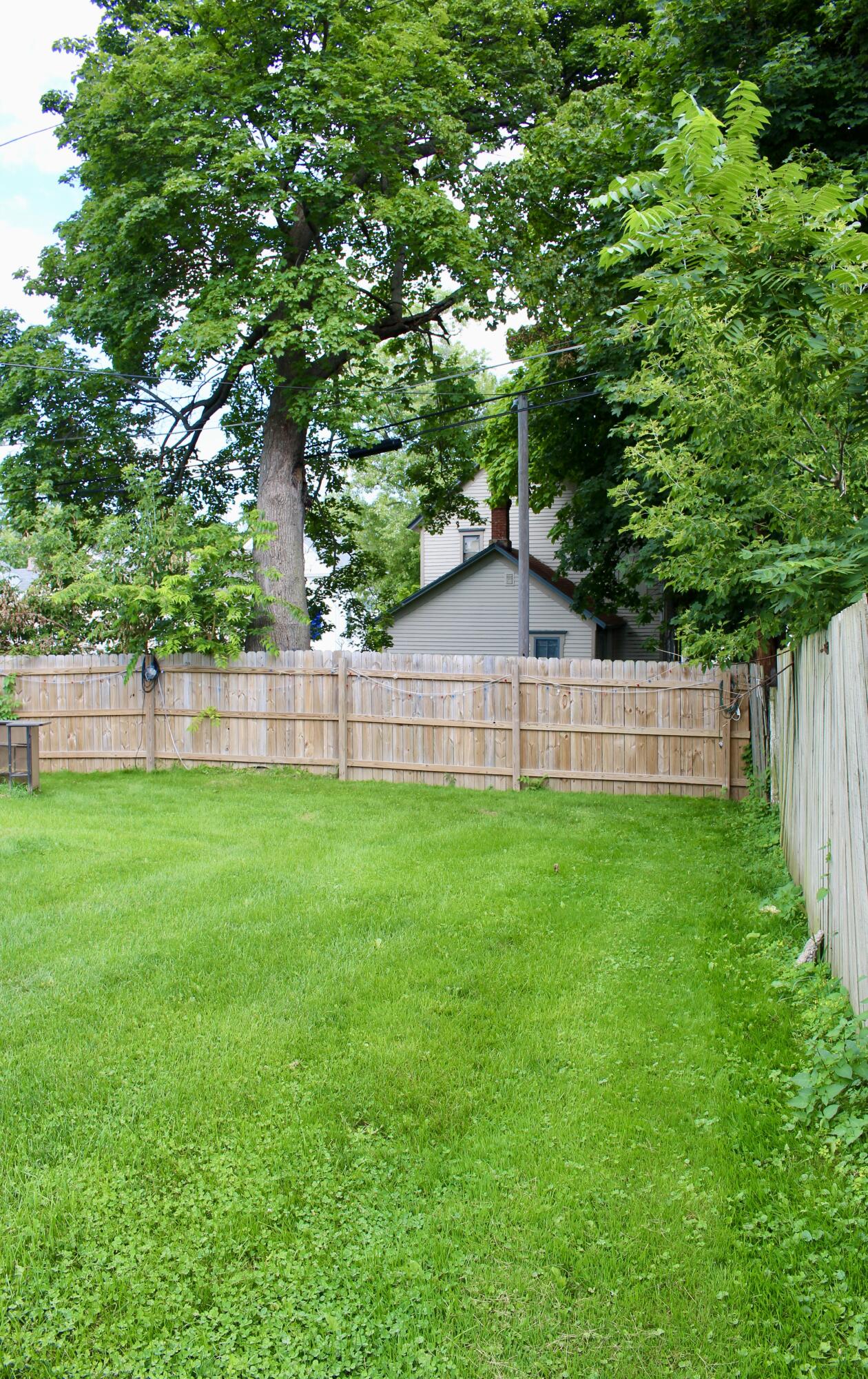 413 North Memorial Drive Racine, WI 53404 - Photo 4 of 5 IMG_1281