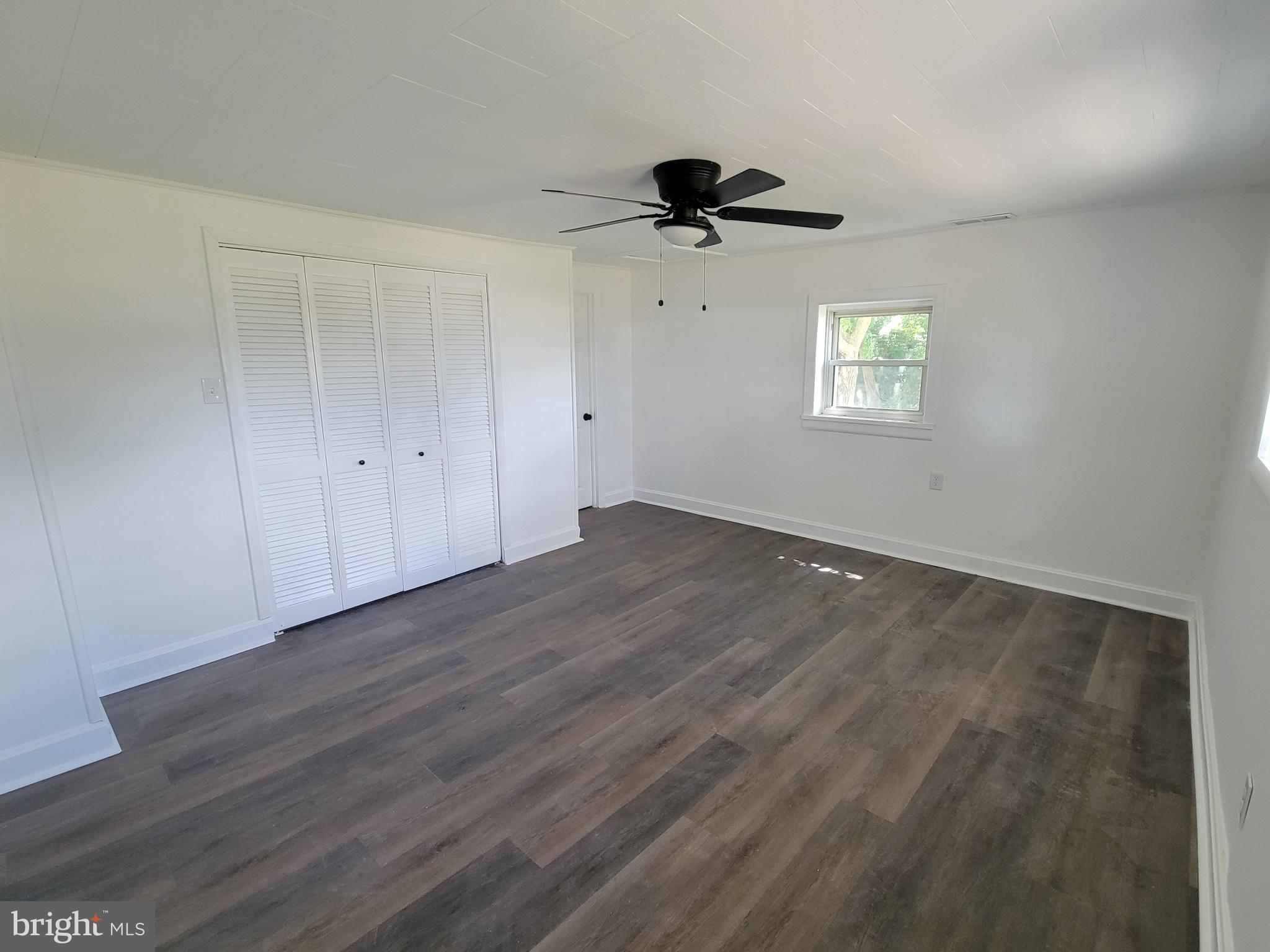 315 Emmert Road Hagerstown, MD 21740 - Photo 7 of 11 wooden floor in an empty room