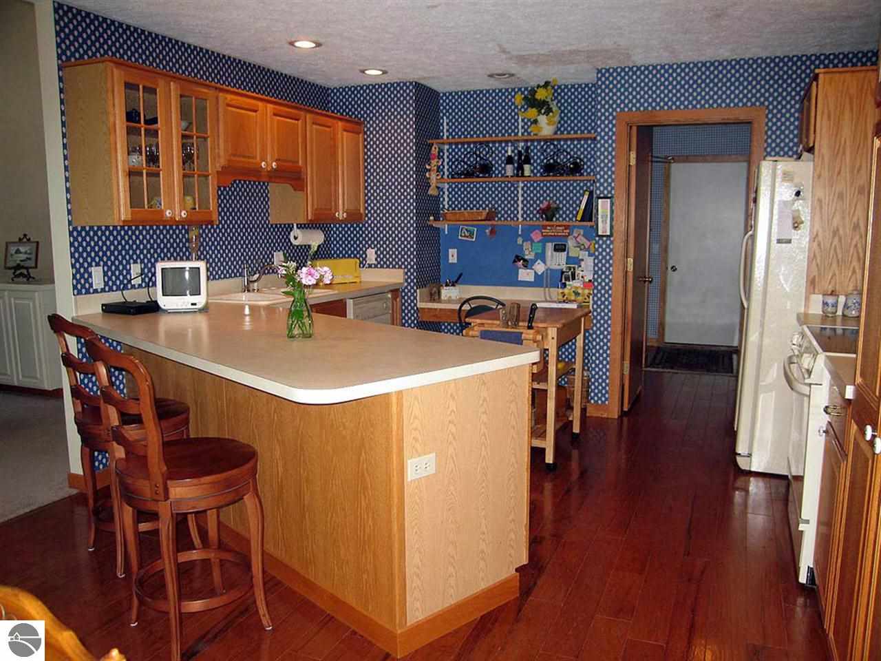 6507 Mission Ridge Traverse City, MI 49686 - Photo 14 of 31 1782258-13.JPG