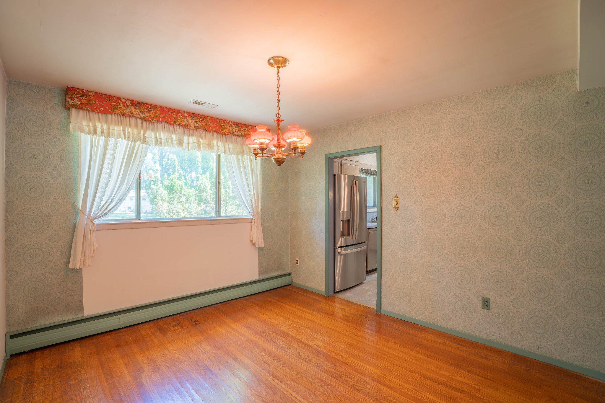 14 Lower Hilltop Road Yardley, PA 19067 - Photo 9 of 38 Dining area