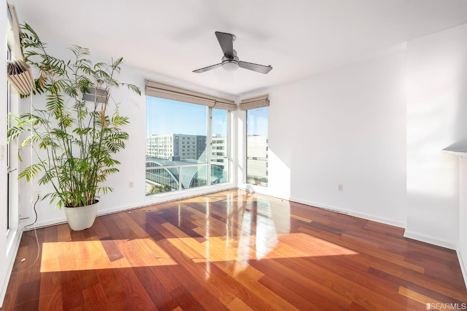 200 2nd Street, Unit 514 Oakland, CA 94607 - Photo 12 of 26 a view of an entryway with wooden floor
