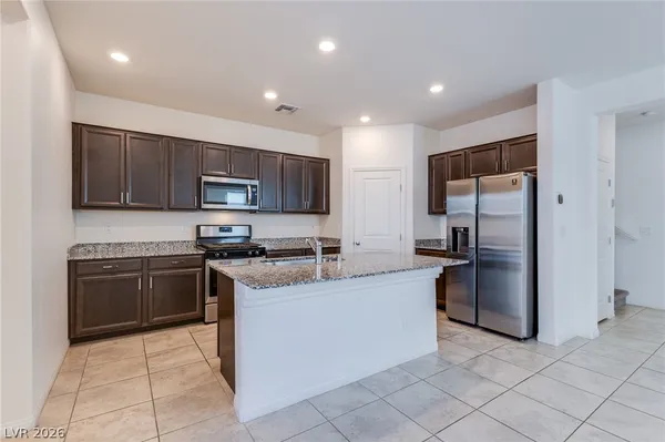 $2,950 | 9858 West Meranto Avenue, Las Vegas, NV 89178