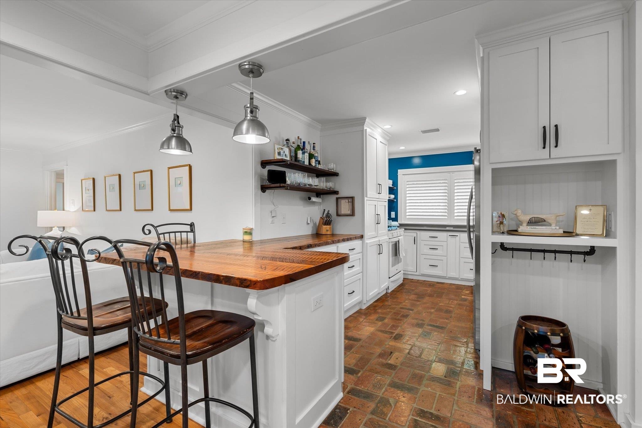 401 Camellia Court Fairhope, AL 36532 - Photo 8 of 36 Kitchen Island