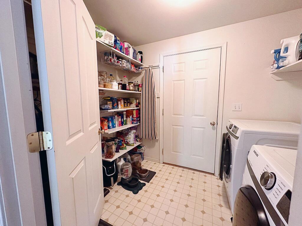 1932 Southwest 35th Place Redmond, OR 97756 - Photo 14 of 19 Laundry Room