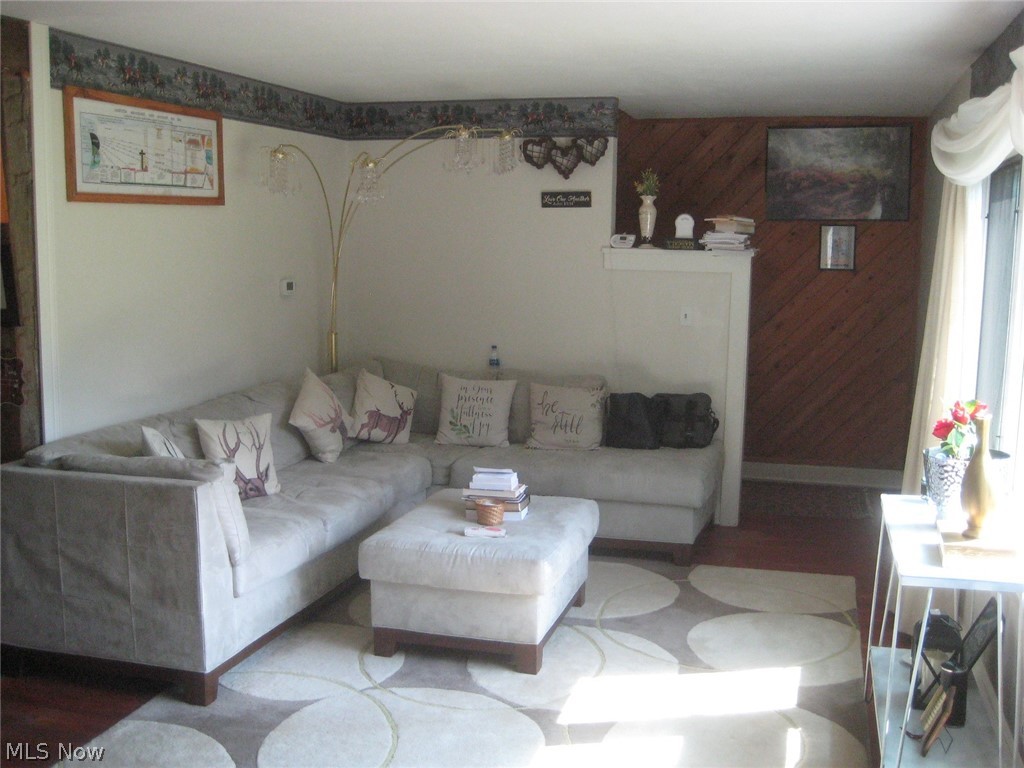3532 Stimson Road Barberton, OH 44203 - Photo 3 of 33 Gallery Image 3