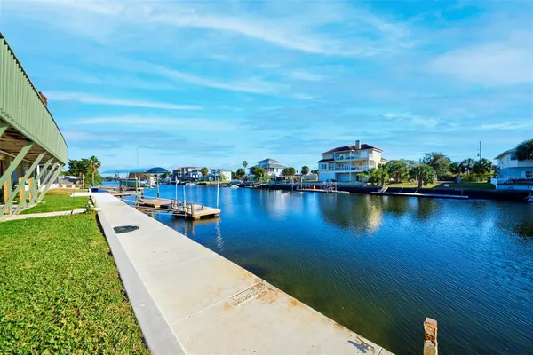 $589,900 | 3358 Minnow Creek Drive, Hernando Beach, FL 34607