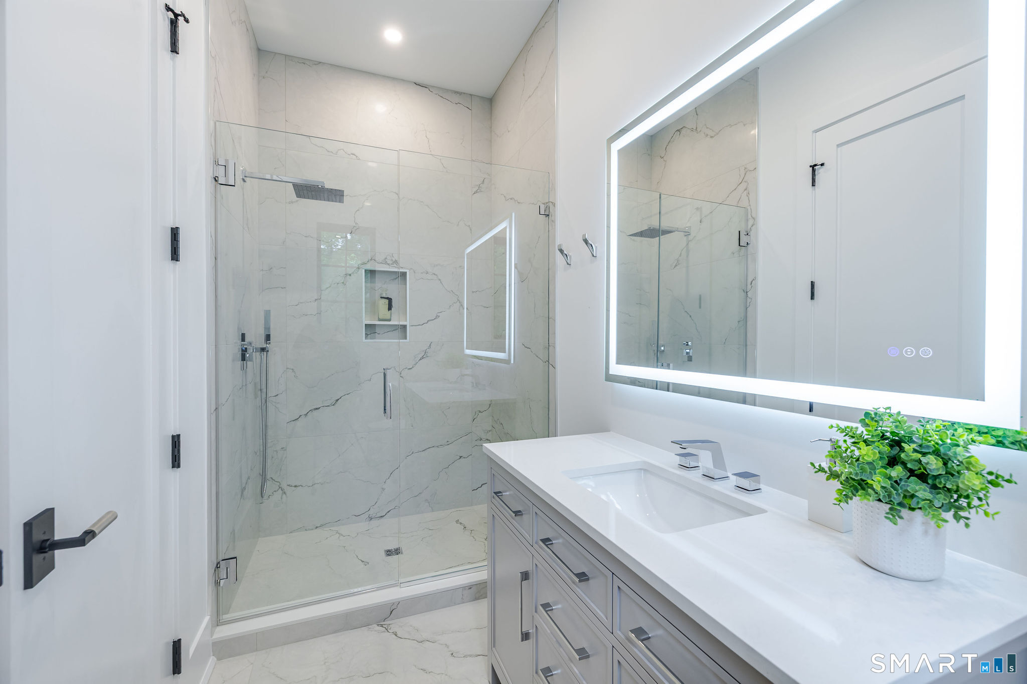 23 Laurel Road Stamford, CT 06903 - Photo 17 of 40 Gallery Image 17