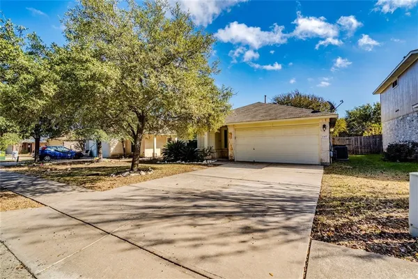 $1,995 | 1307 Dillon Lake Bend, Leander, TX 78641