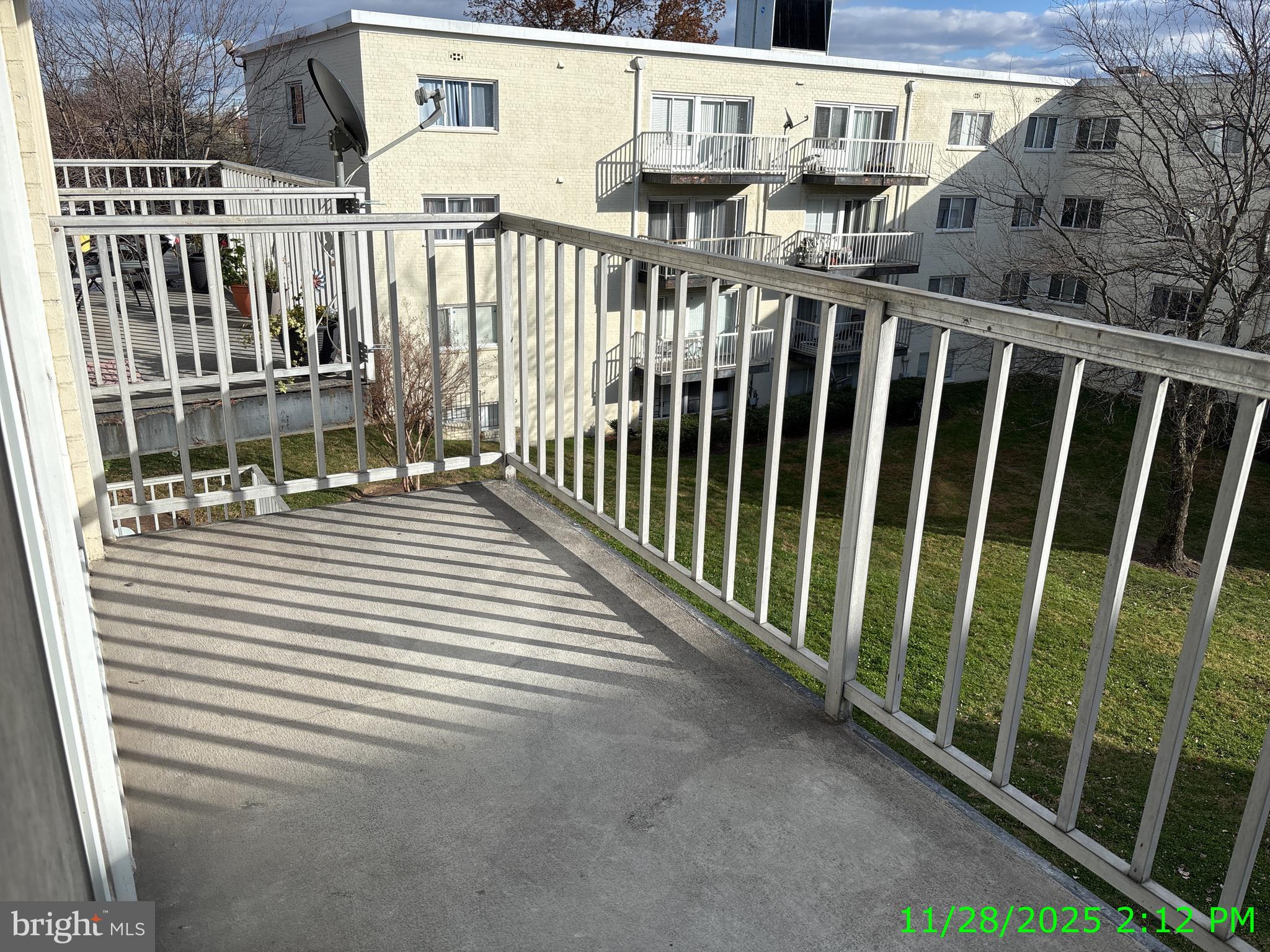 1005 Chillum Road, Unit 319 Hyattsville, MD 20782 - Photo 4 of 5 a view of a balcony with a swing
