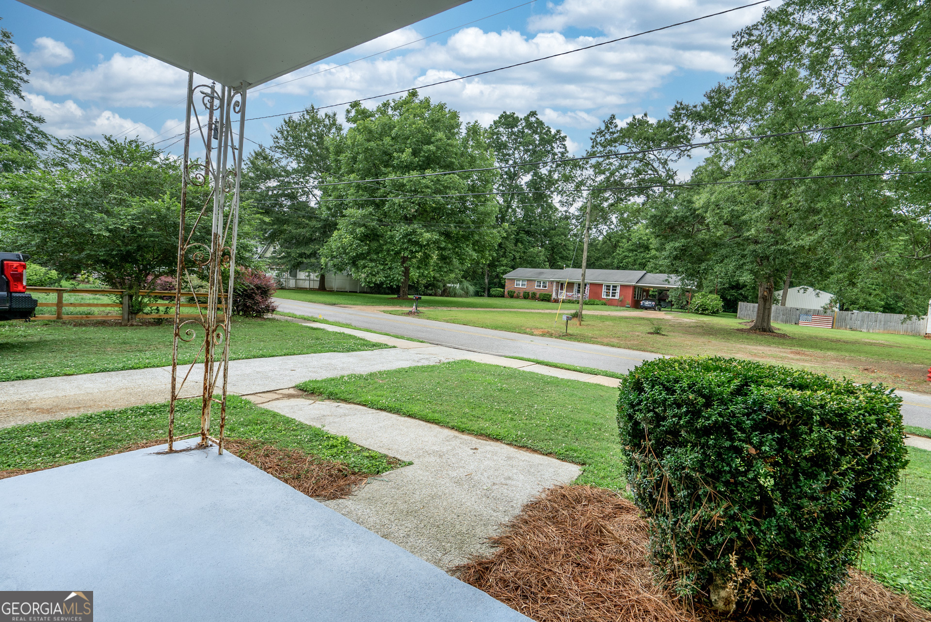 175 East Main Street, Unit B Rutledge, GA 30663 - Photo 9 of 28 a view of a park with large trees