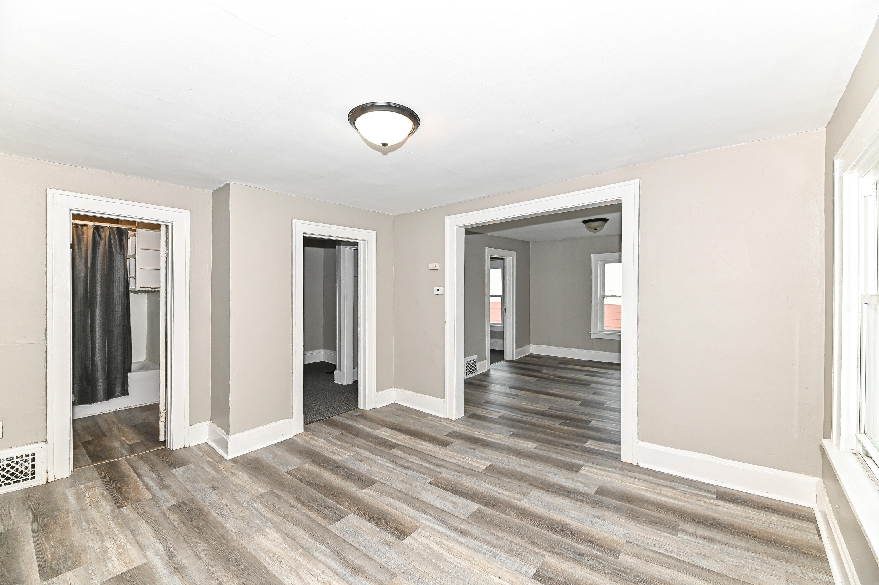 1218 North Memorial Drive Racine, WI 53404 - Photo 23 of 33 MEMORIAL-29