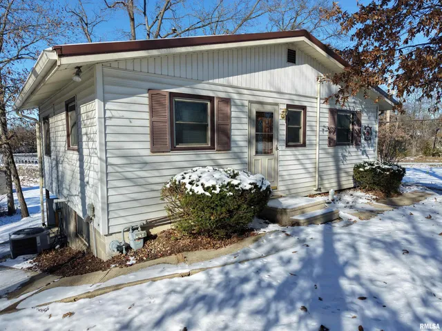 $625,000 | 15981 Hillcrest Drive, Effingham, IL 62401