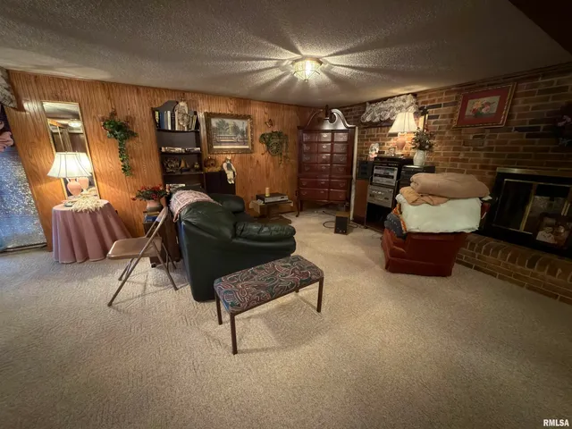 $625,000 | 15981 Hillcrest Drive, Effingham, IL 62401