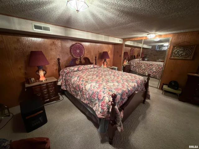 $625,000 | 15981 Hillcrest Drive, Effingham, IL 62401