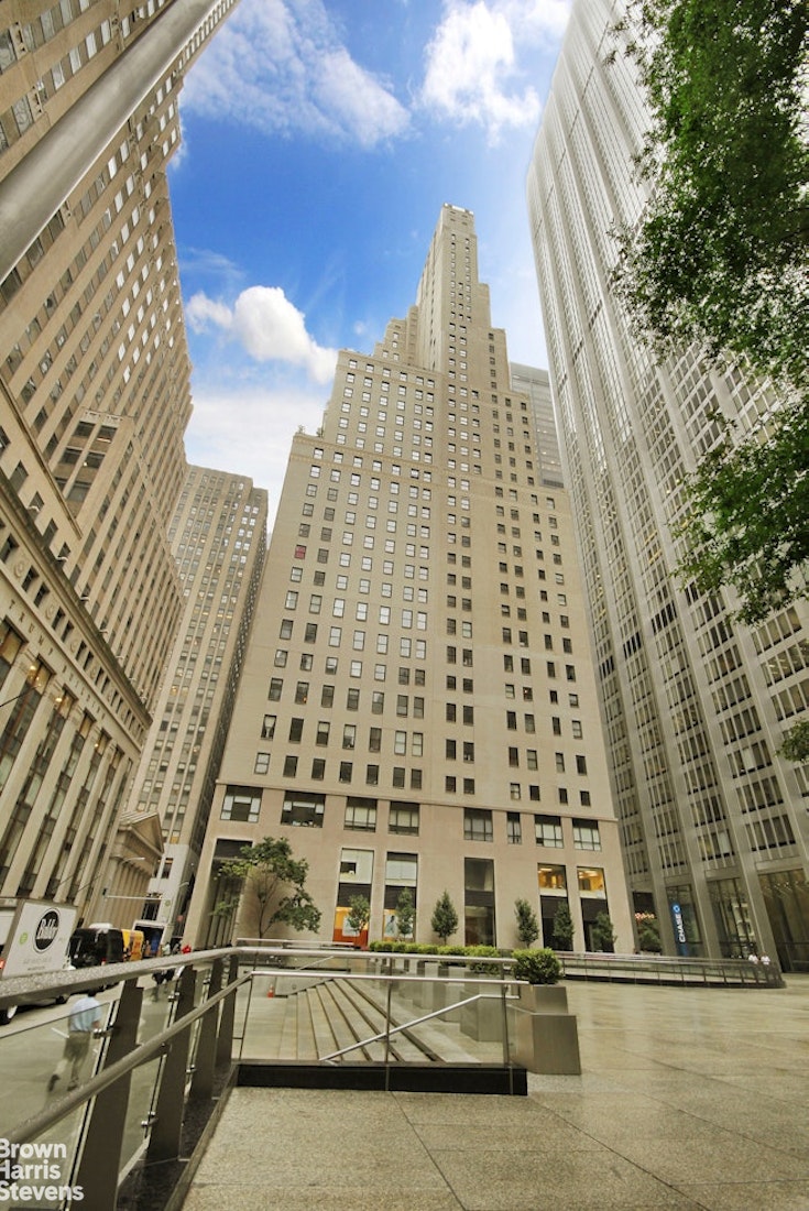 20 Pine Street, Unit 2706 Manhattan, NY 10005 - Photo 17 of 18