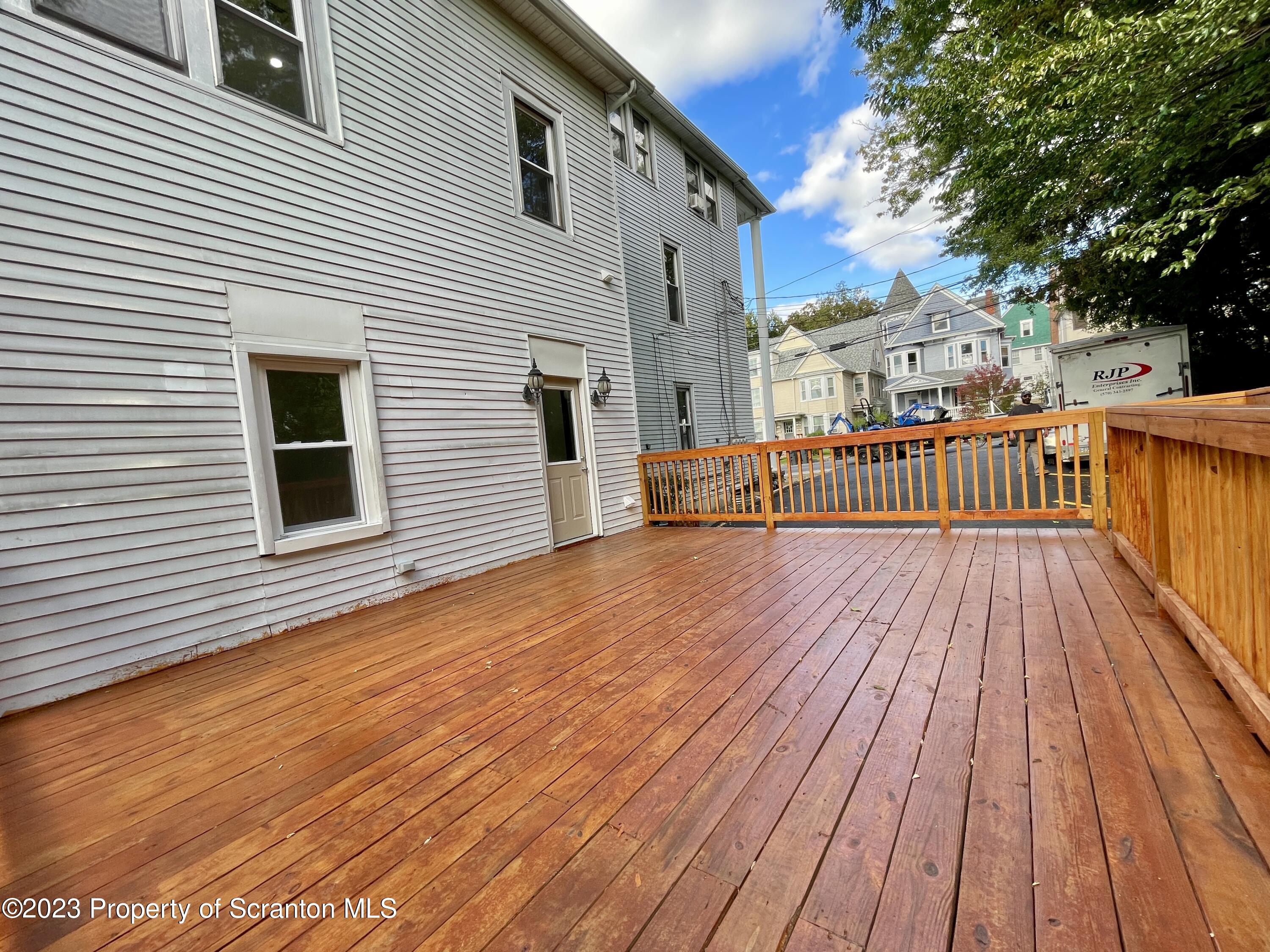 1216 Marion Street Scranton, PA 18509 - Photo 32 of 37 20231013_193908280_iOS