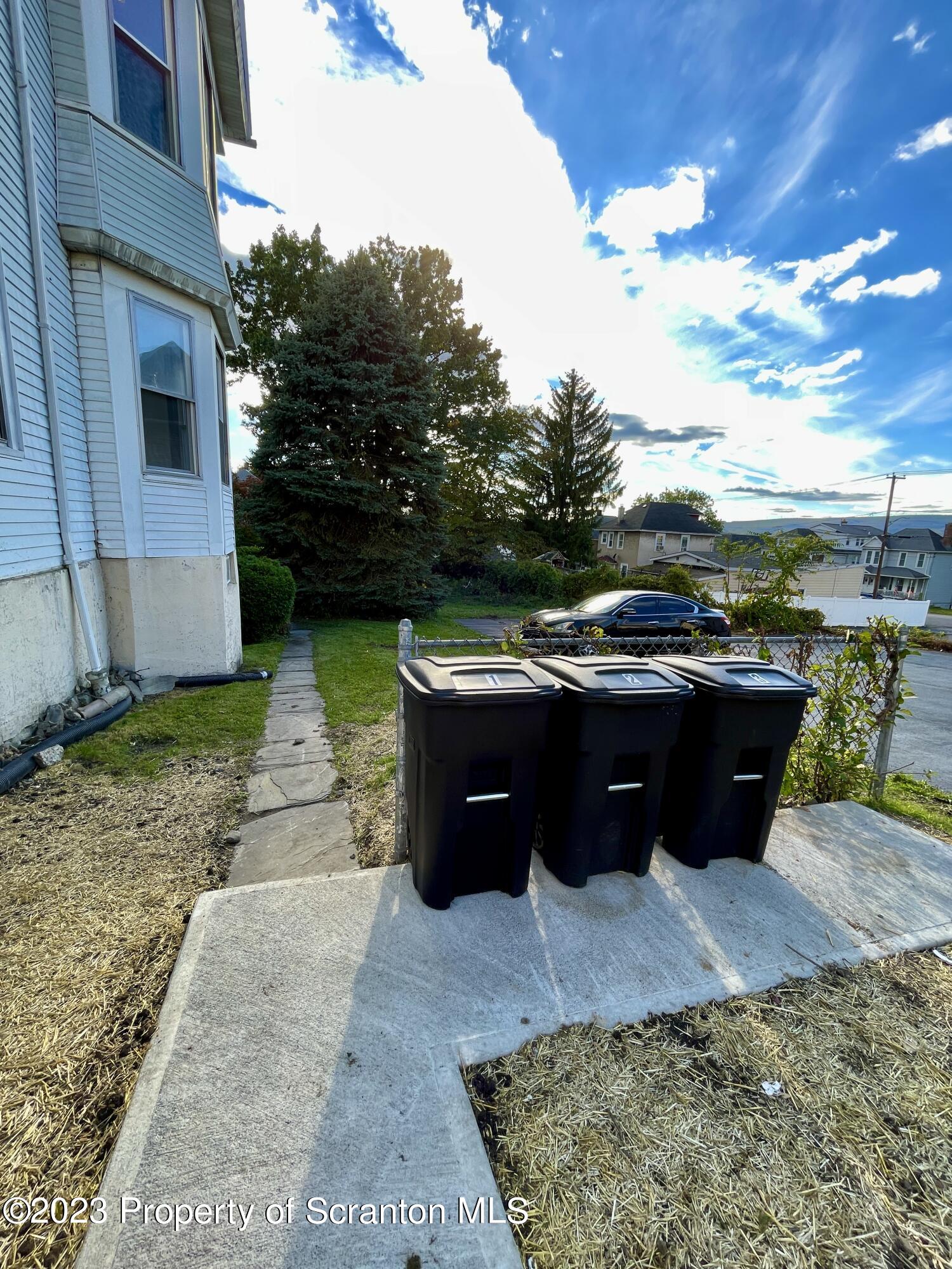 1216 Marion Street Scranton, PA 18509 - Photo 34 of 37 20231013_194654210_iOS