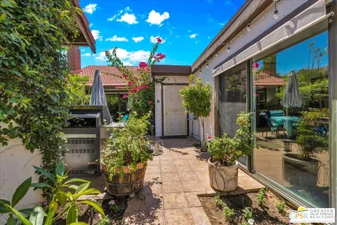 $515,000 | 2330 East Miramonte Circle, Unit C, Palm Springs, CA 92264