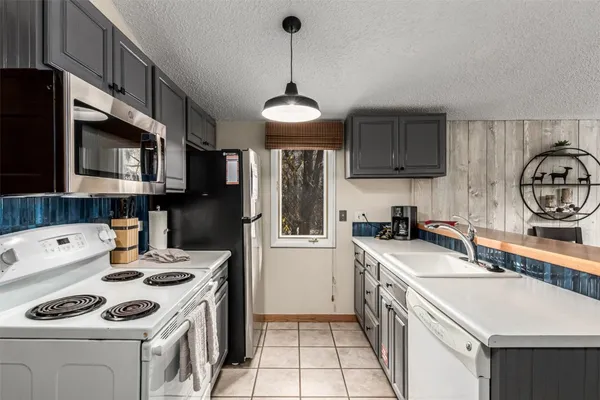 $899,000 | 903 North Frontage Road West, Unit 9, Vail, CO 81657