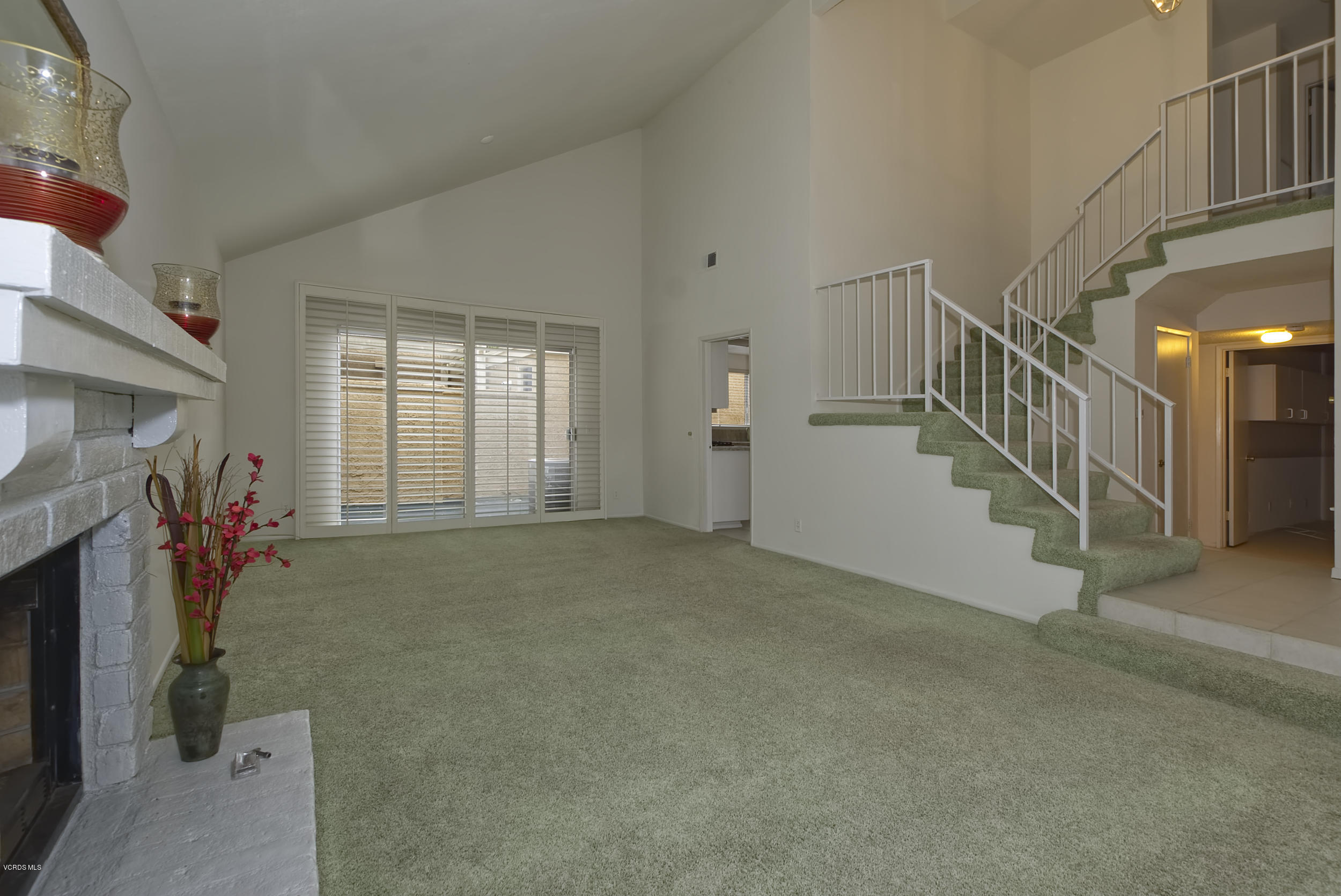 326 Kanan Road Oak Park, CA 91377 - Photo 11 of 35 living room