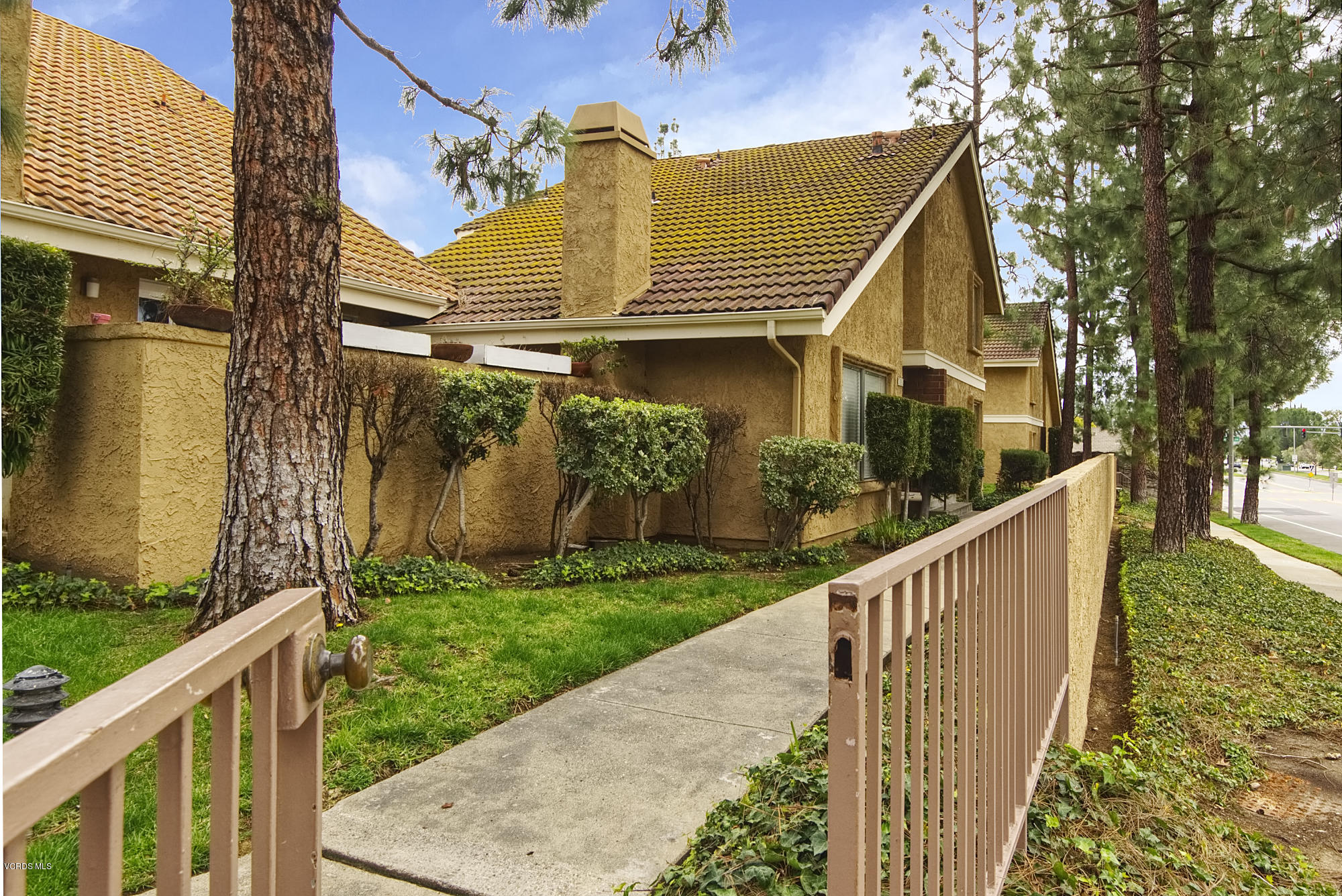326 Kanan Road Oak Park, CA 91377 - Photo 28 of 35 house front left side