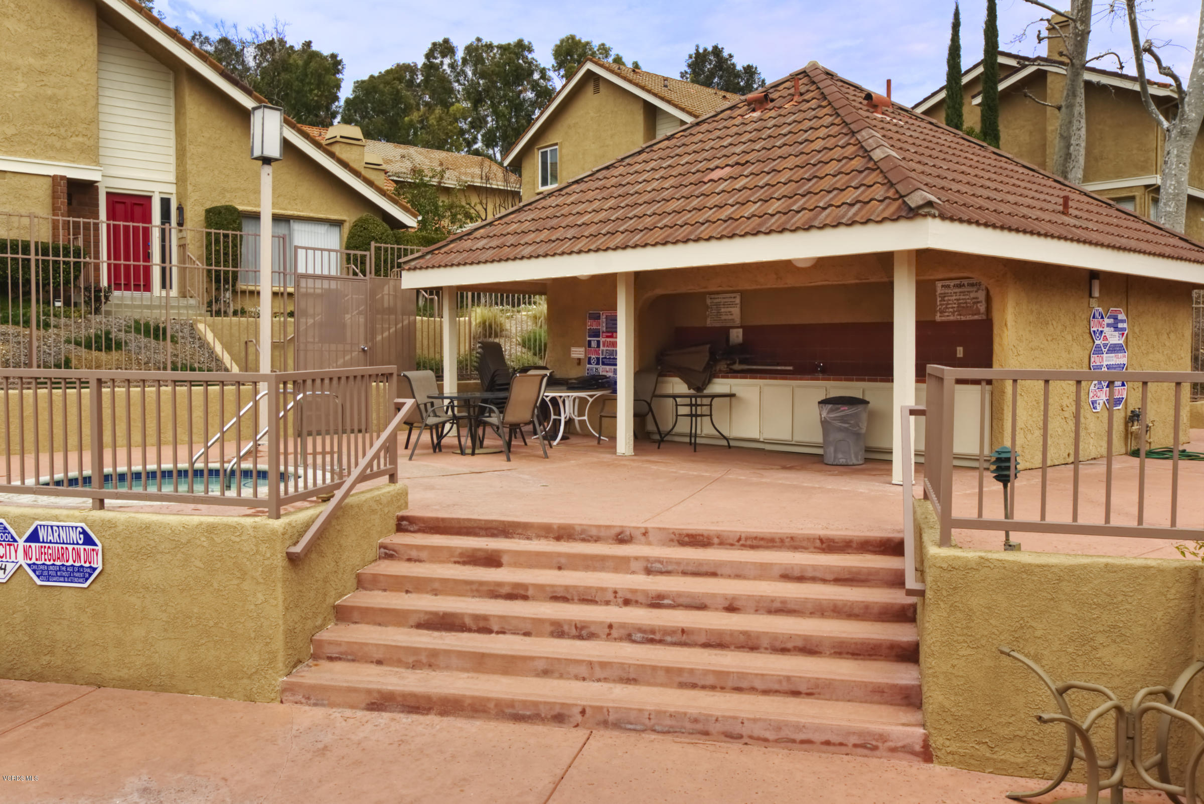 326 Kanan Road Oak Park, CA 91377 - Photo 30 of 35 spa and outdoor kitchen