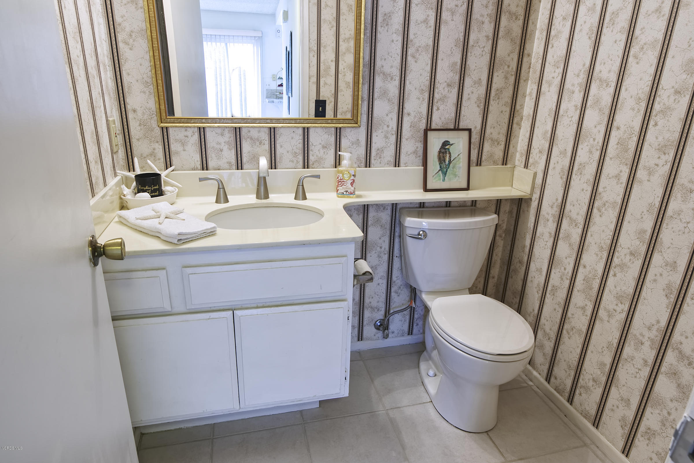 326 Kanan Road Oak Park, CA 91377 - Photo 9 of 35 powder room