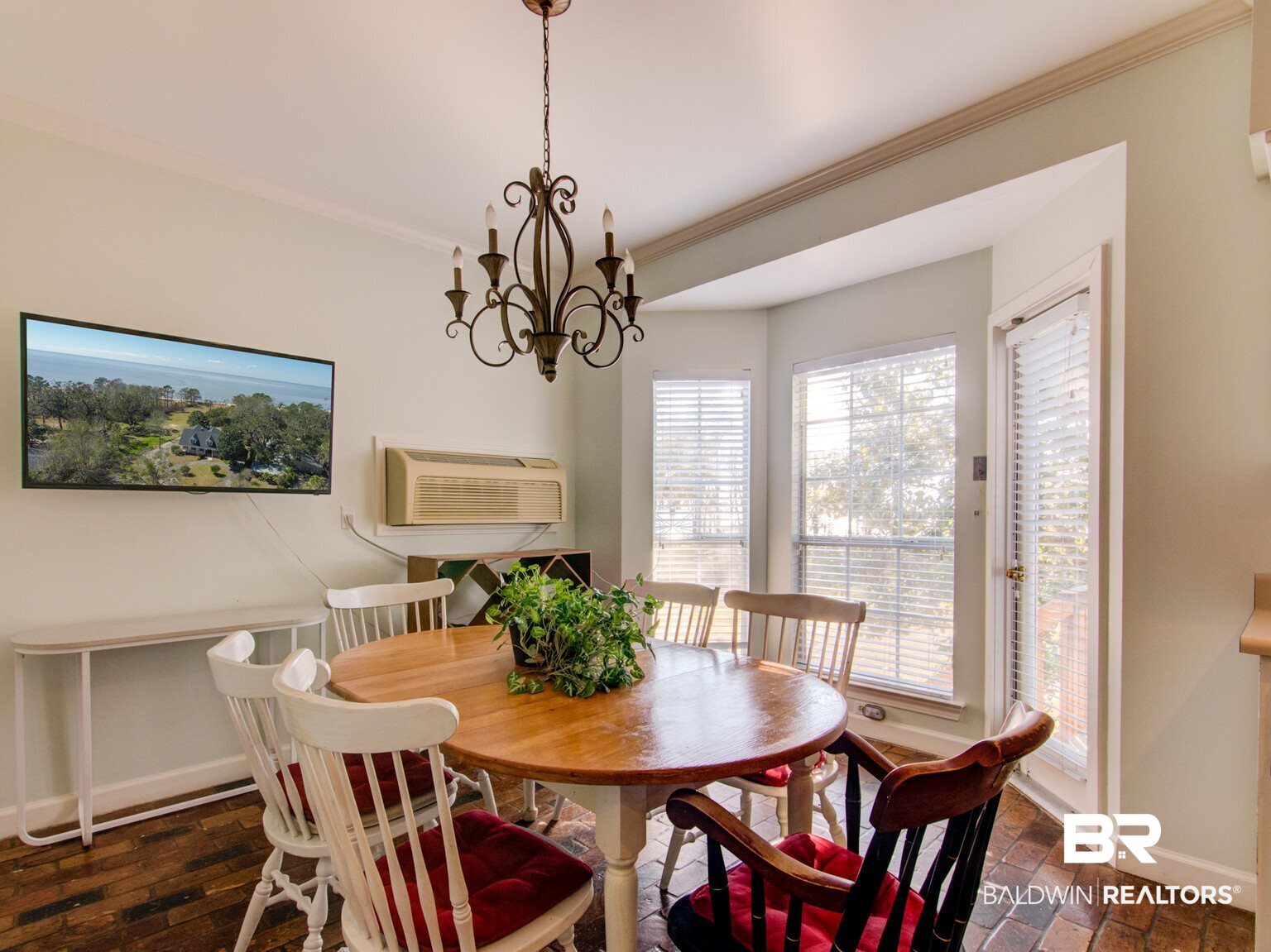 6401 Thompson Lane Daphne, AL 36526 - Photo 18 of 38 Bay window view
