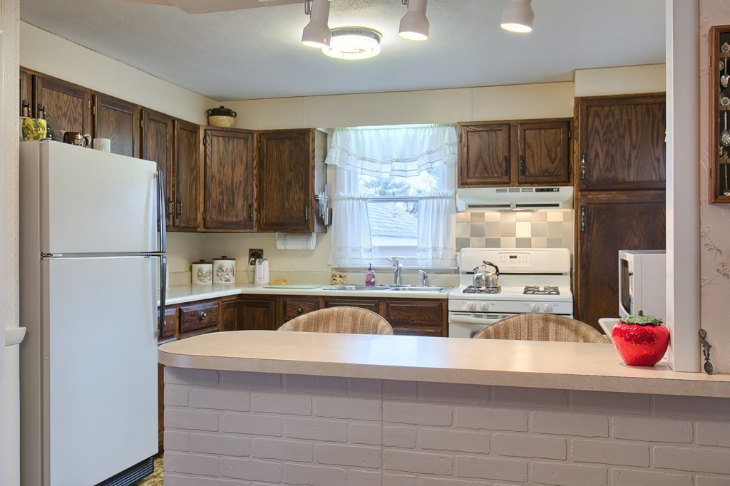 4 Loumac Road Wilmington, MA 01887 - Photo 2 of 26 Gallery Image 2
