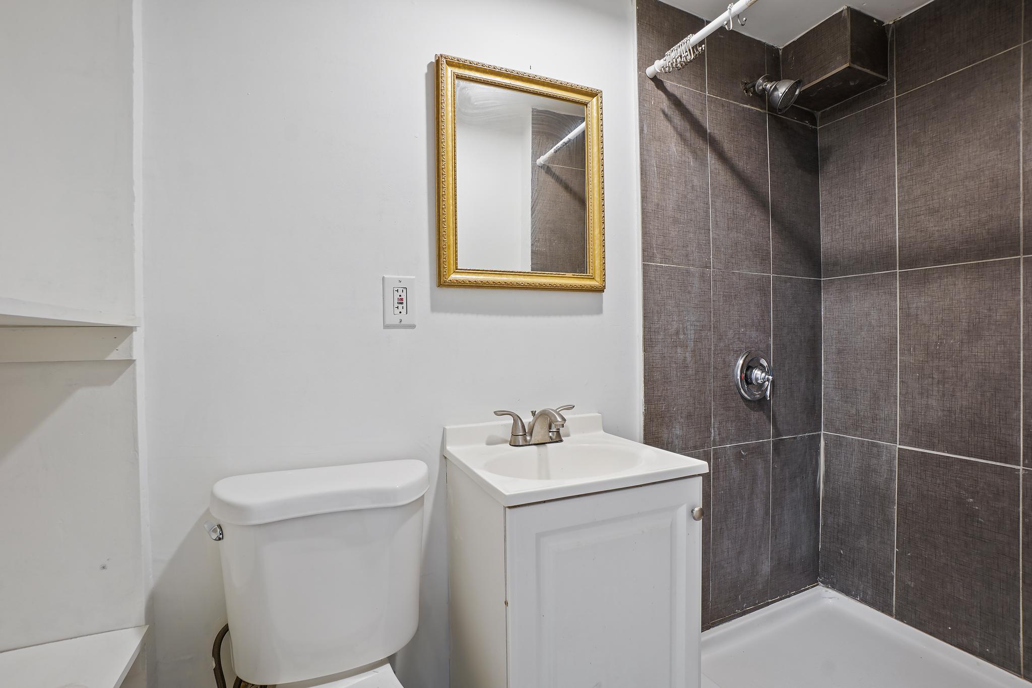 162 Cherrydell Road Baltimore, MD 21228 - Photo 27 of 31 Bathroom # 2