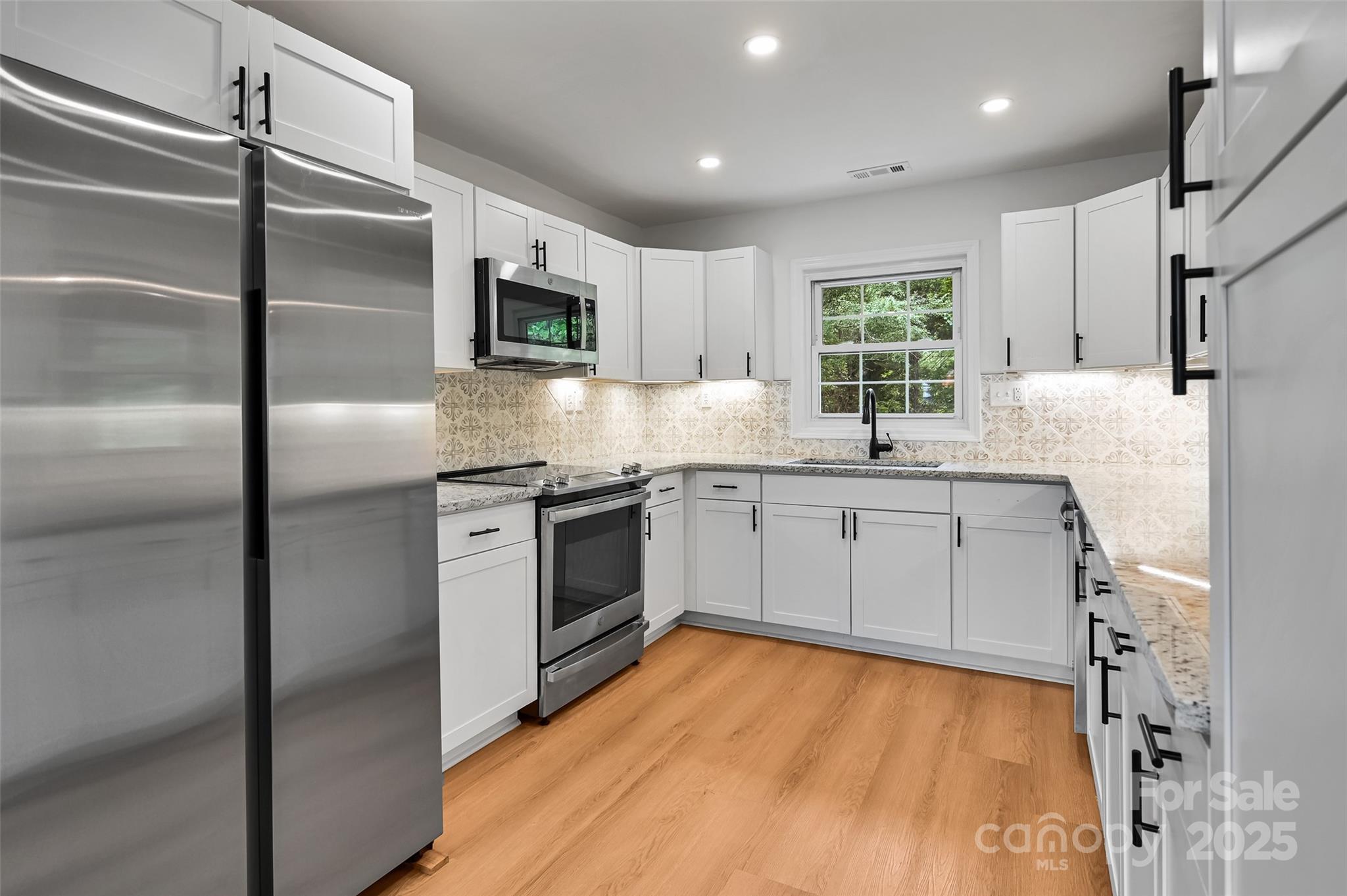 33 Monte Vista Road Candler, NC 28715 - Photo 7 of 38 Gallery Image 7