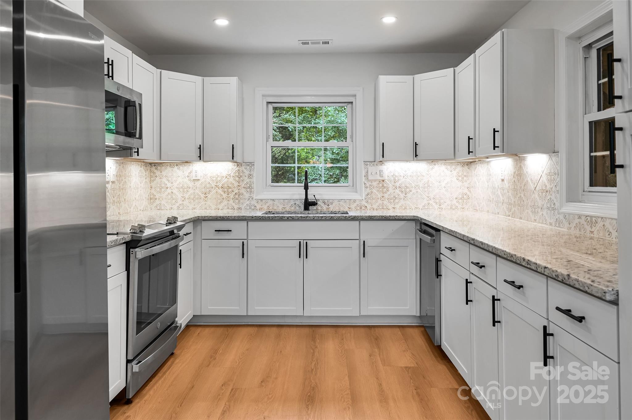 33 Monte Vista Road Candler, NC 28715 - Photo 8 of 38 Gallery Image 8