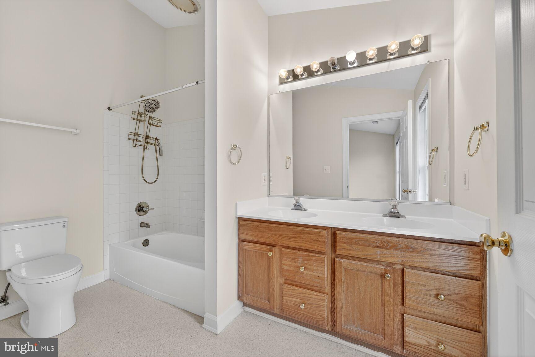 6652 Debra Lu Way Springfield, VA 22150 - Photo 16 of 36