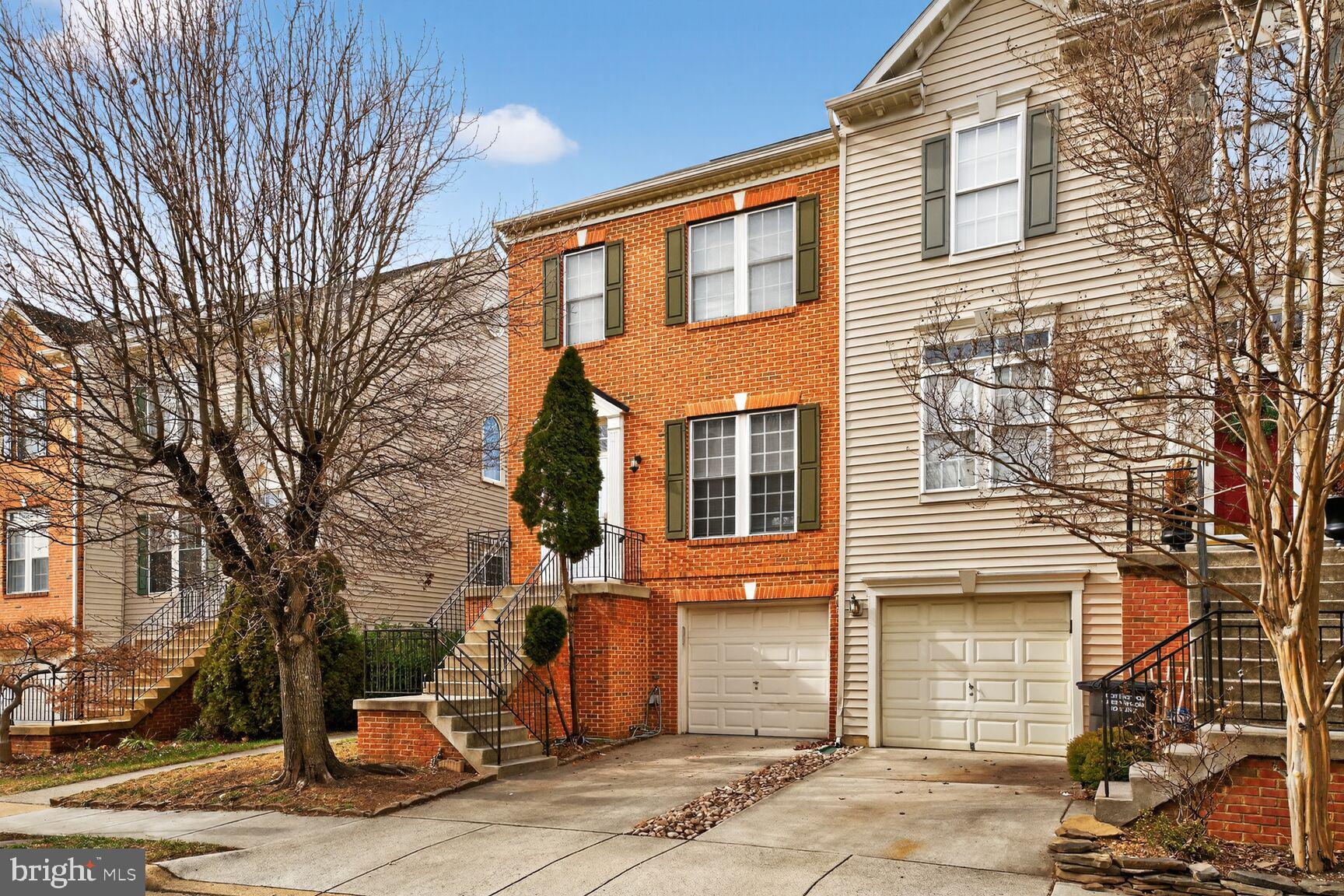 6652 Debra Lu Way Springfield, VA 22150 - Photo 2 of 36