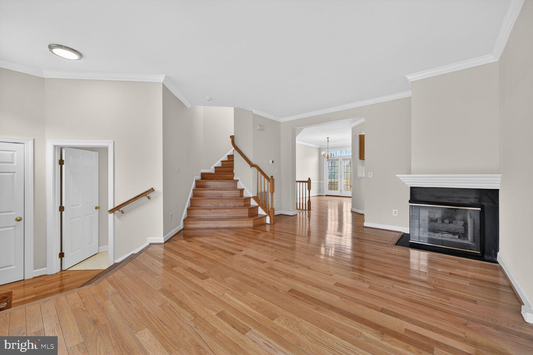 6652 Debra Lu Way Springfield, VA 22150 - Photo 3 of 36