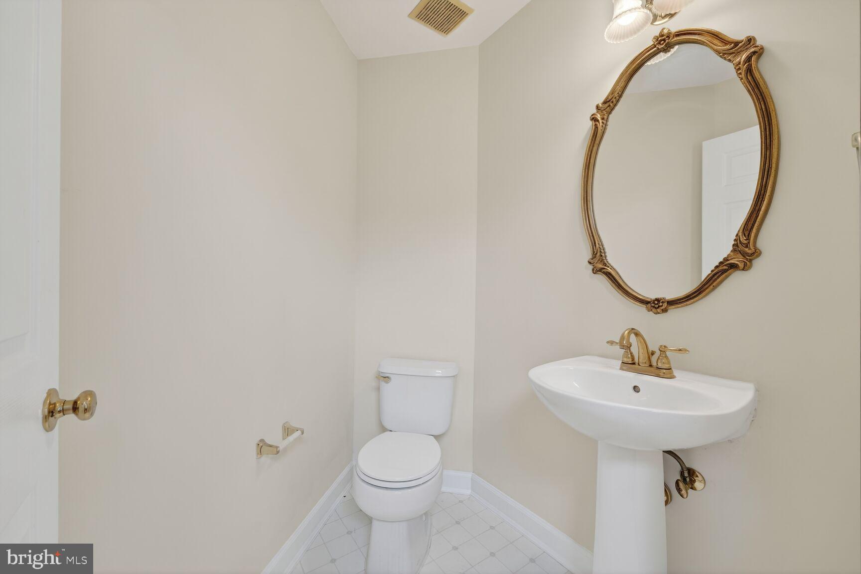 6652 Debra Lu Way Springfield, VA 22150 - Photo 5 of 36
