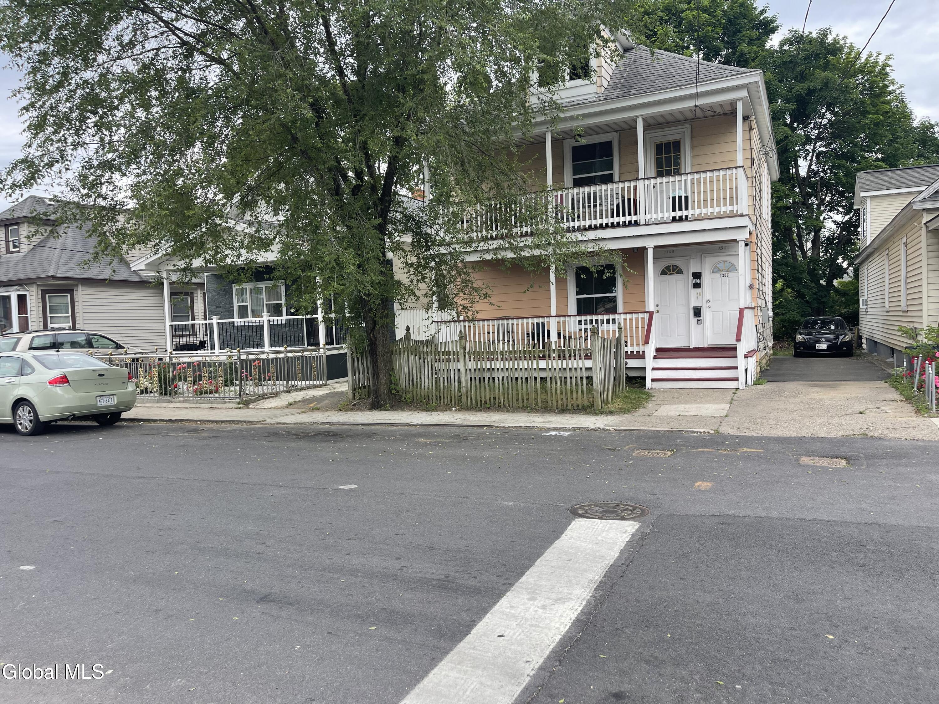 1306 Santa Fe Street Schenectady, NY 12303 - Photo 5 of 11 IMG_1252