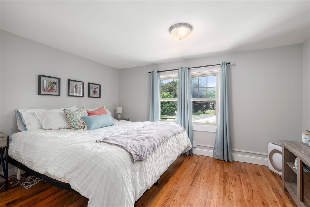 107 Perkins Street Springfield, MA 01118 - Photo 13 of 29