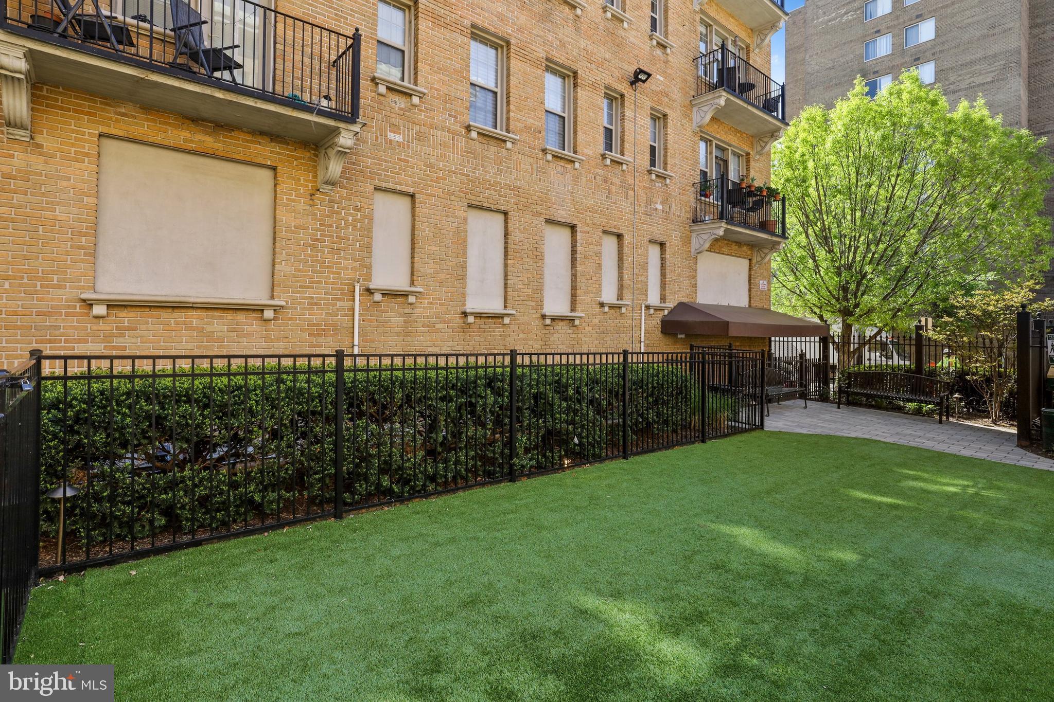 1401 Columbia Road Northwest, Unit 316 Washington, DC 20009 - Photo 29 of 31