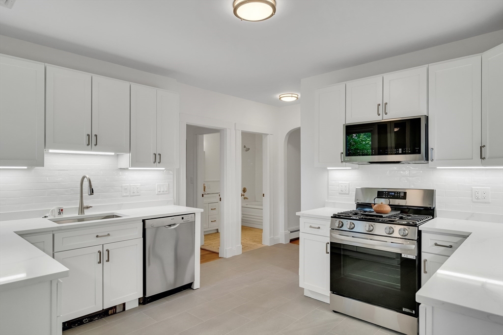 41 Addington Road, Unit 1 Brookline, MA 02445 - Photo 13 of 36