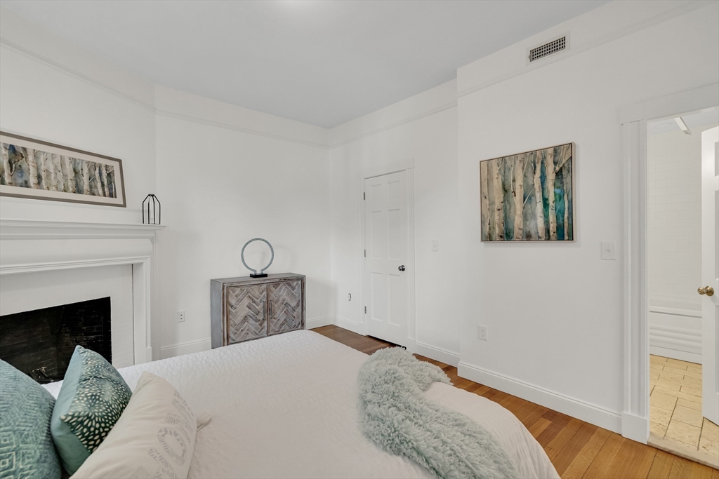 41 Addington Road, Unit 1 Brookline, MA 02445 - Photo 20 of 36