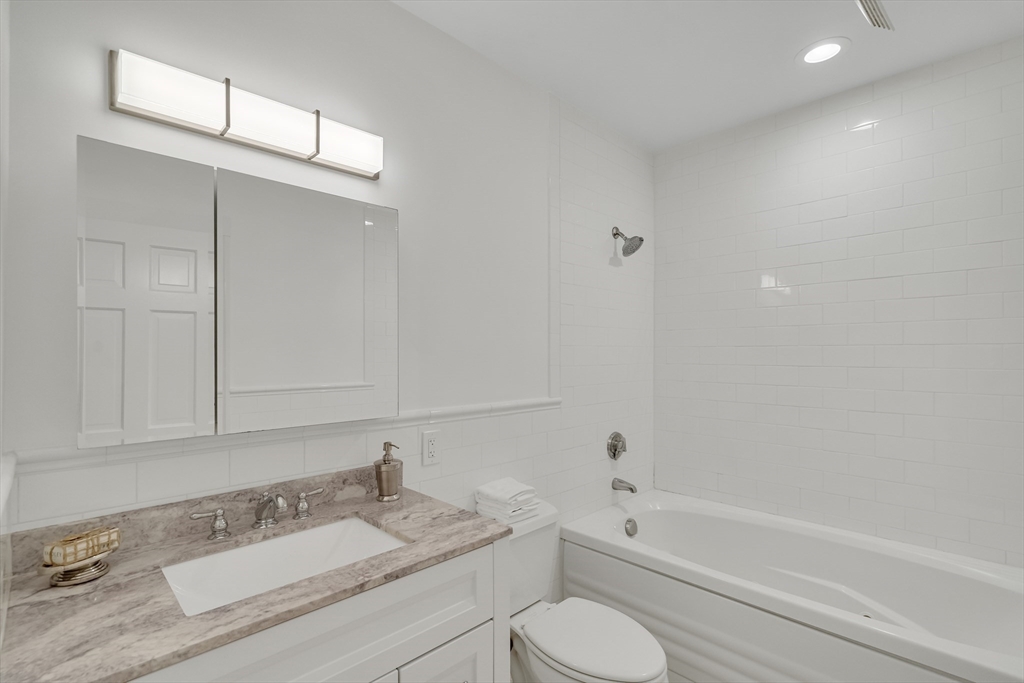 41 Addington Road, Unit 1 Brookline, MA 02445 - Photo 21 of 36