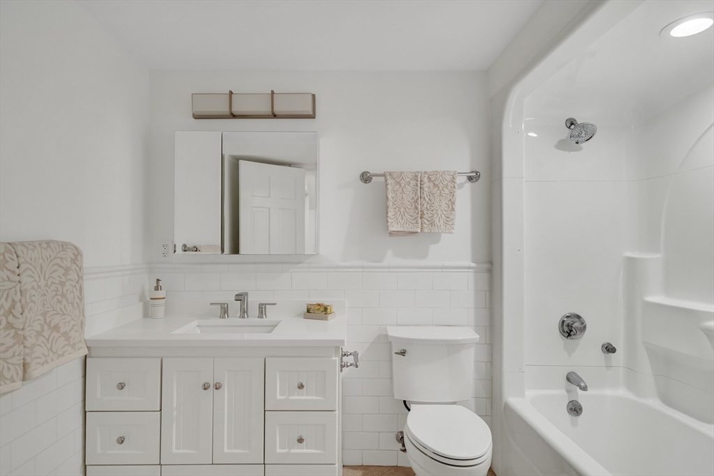 41 Addington Road, Unit 1 Brookline, MA 02445 - Photo 24 of 36